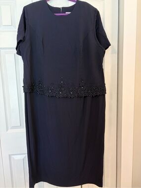 Elegant Dark Blue Women's Dress with Floral Lace Detail